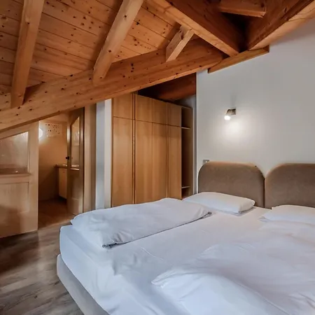 Hotiday Collection - Campiglio Groste Hotel Madonna